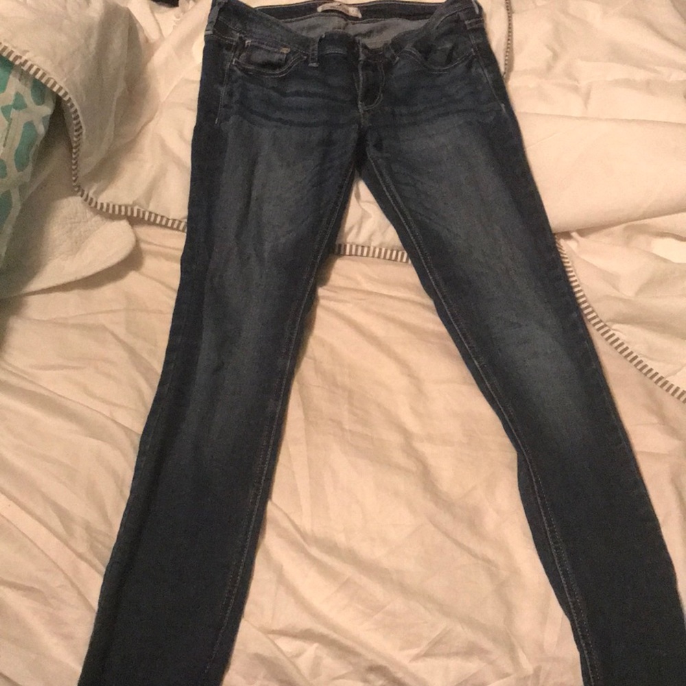 Hollister Low Rise Dark Wash Jeans Size 1 Short